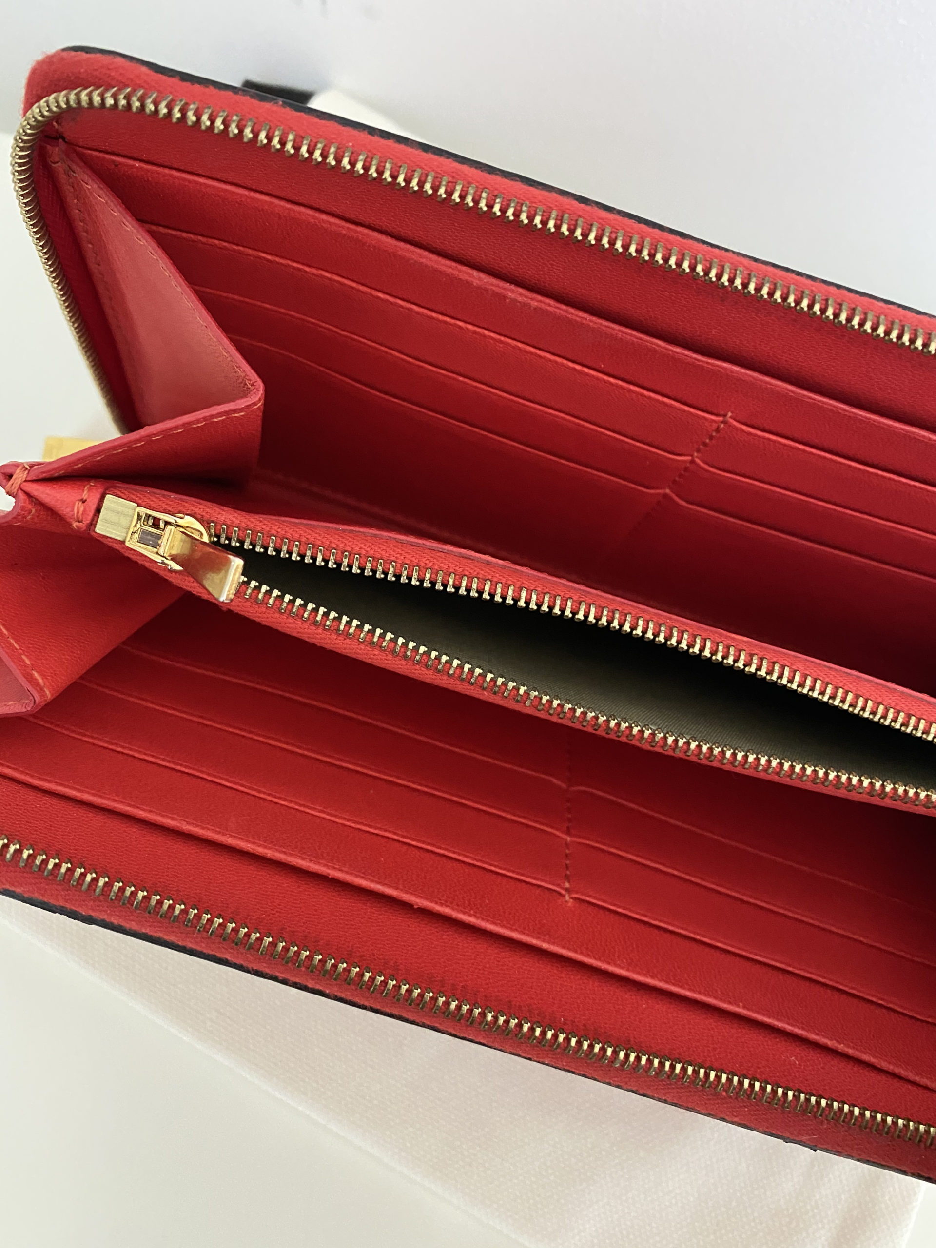 Pre Loved Céline Red Leather Zip Around Wallet