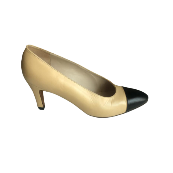 Chanel Beige/Black Pumps