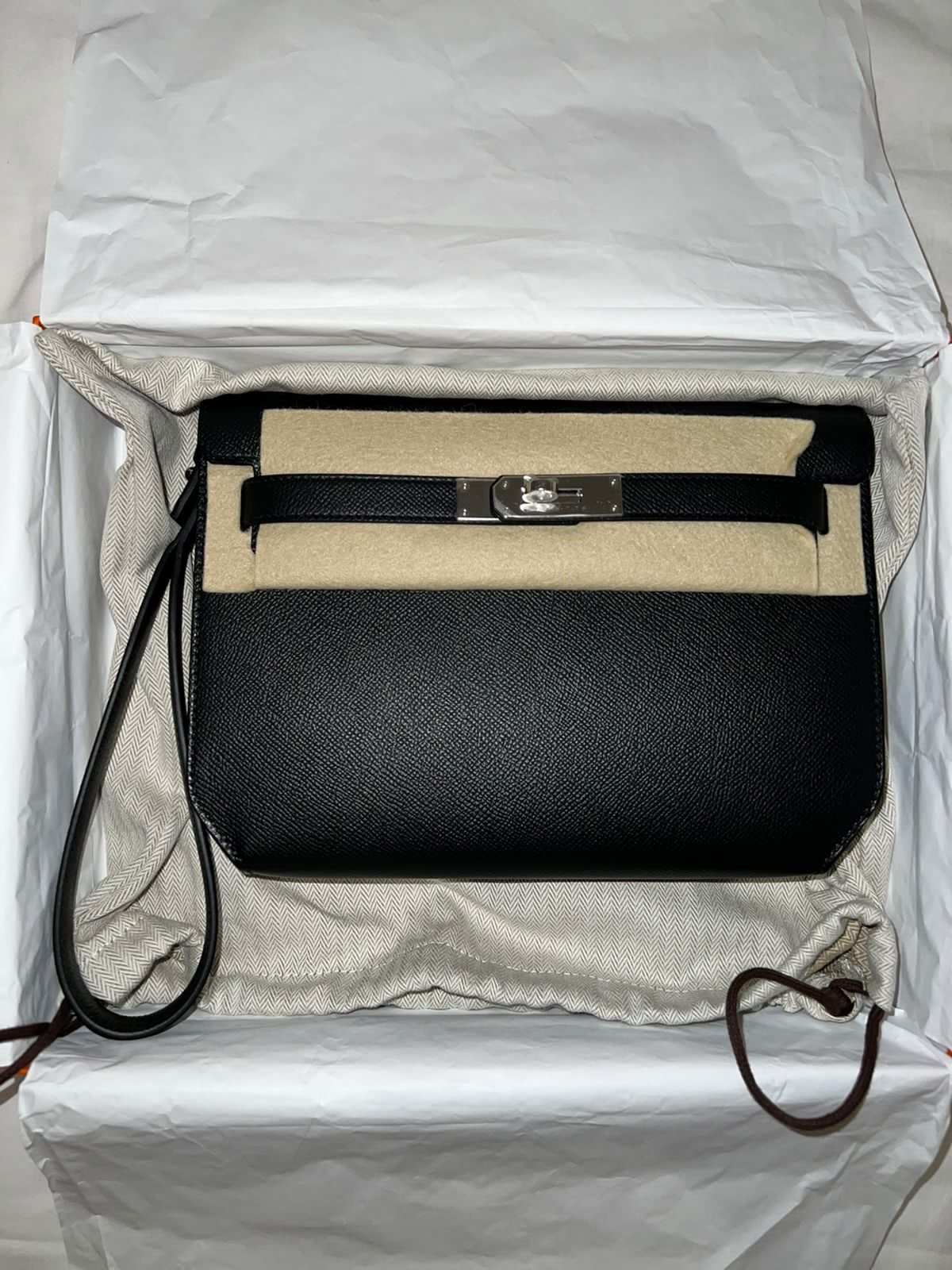 Hermès Kelly Depeches 25 Pochette Black Epsom Gold Hardware