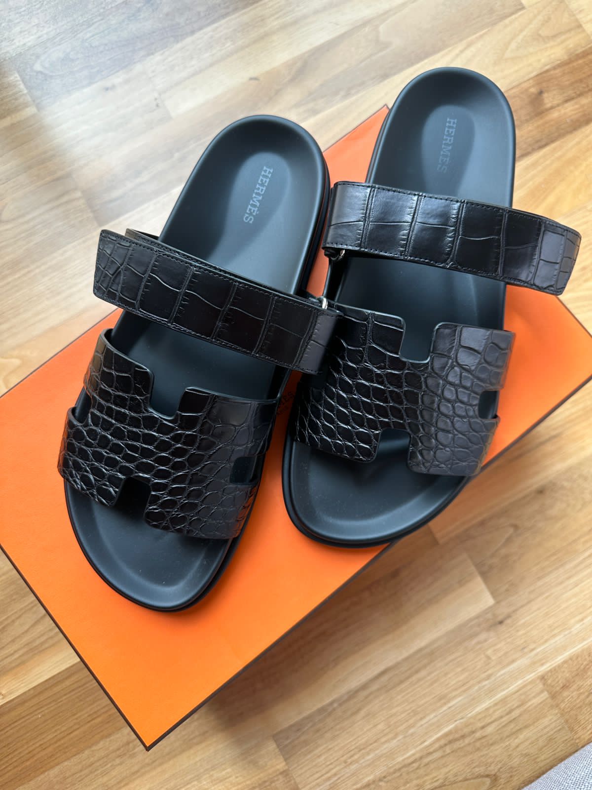 Hermes discount crocodile shoes