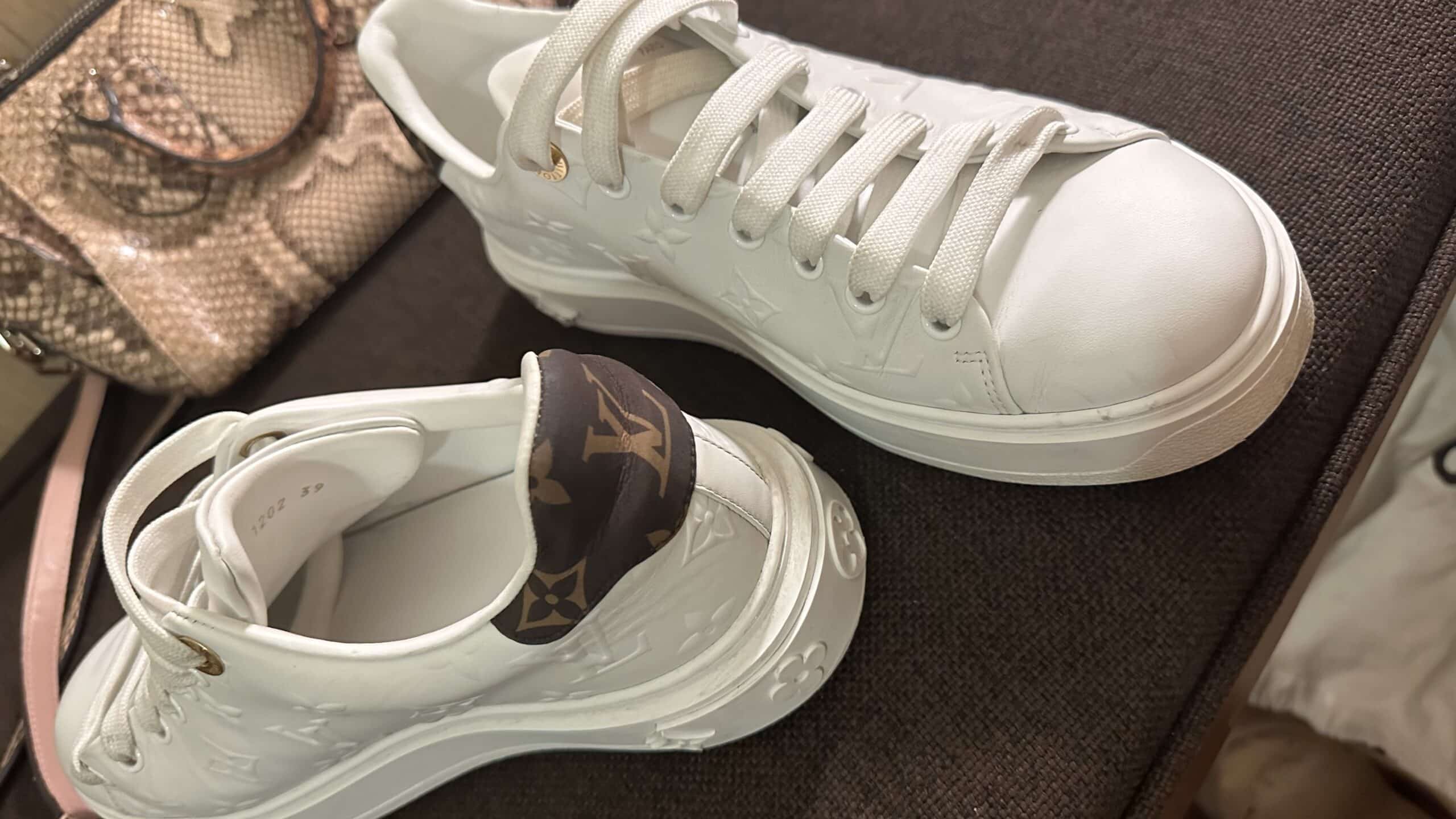 Louis Vuitton Time Out Sneaker Silver. Size 35.5